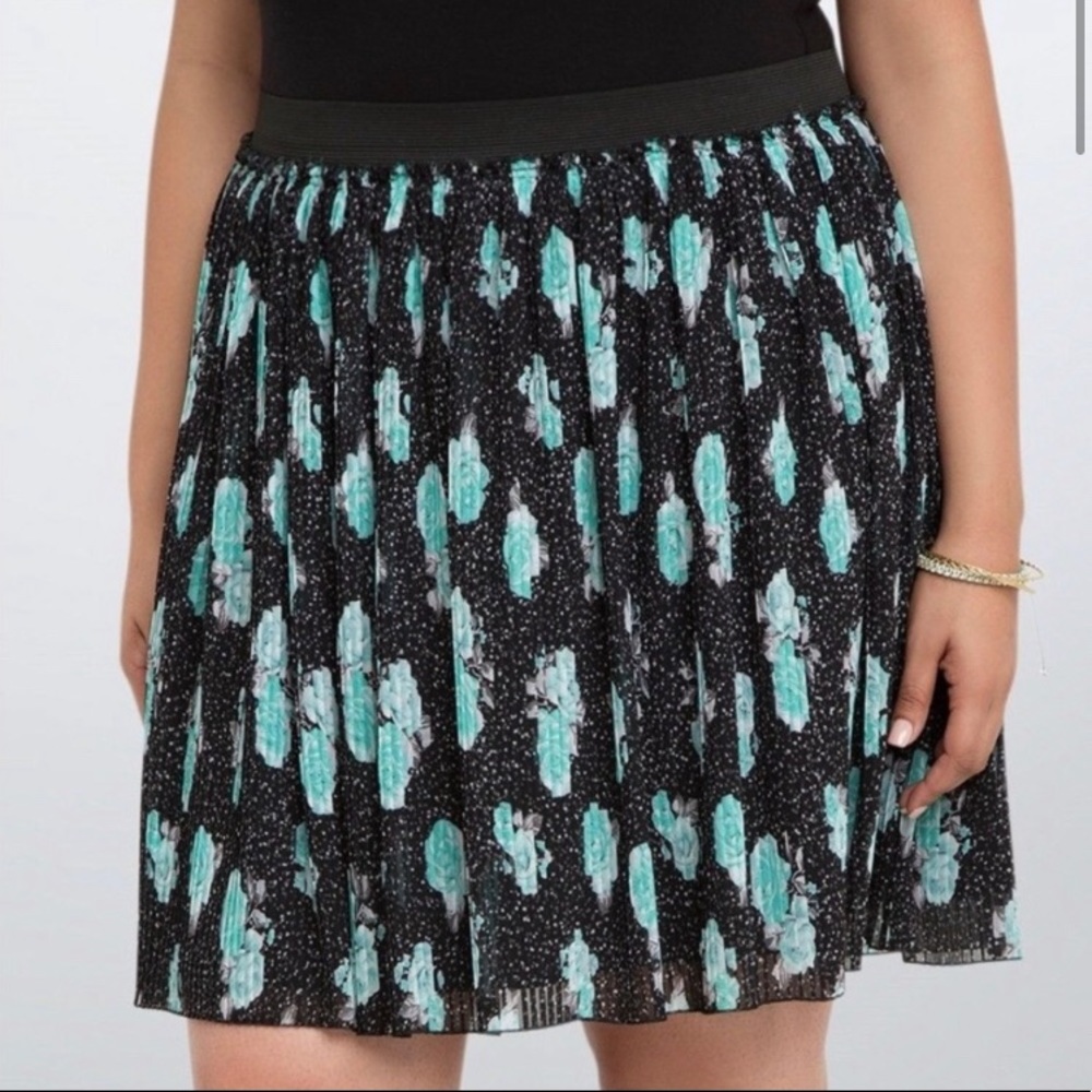 Teal flower pleated skirt
